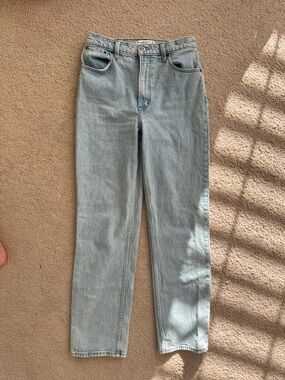 Abercrombie 90’s Straight Ultra High Rise Light Wash Jeans